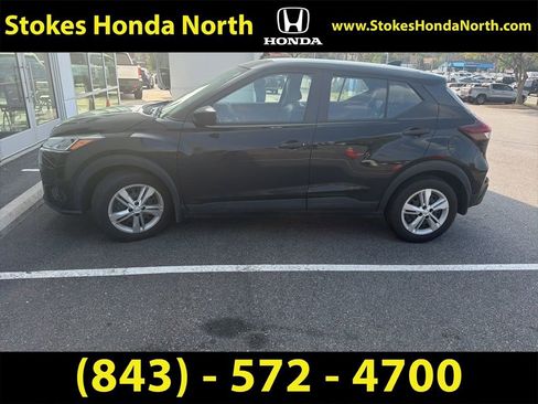 Used 2023 Nissan Kicks S image 4