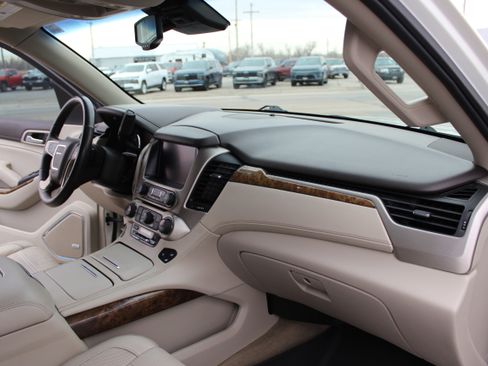 Used 2015 GMC Yukon XL Denali image 17