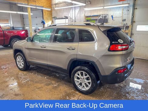 Used 2017 Jeep Cherokee Latitude w/ Safety/Convenience Group image 5