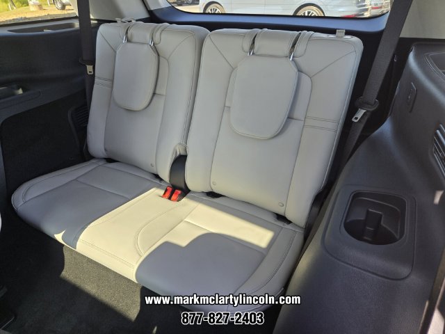 New 2026 Lincoln Aviator 2WD w/ Jet Appearance Package image 10