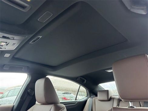 Used 2024 Lexus ES 350 w/ Premium Package image 16