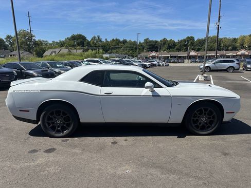 Used 2018 Dodge Challenger GT image 6