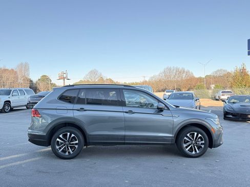 Used 2022 Volkswagen Tiguan S image 4