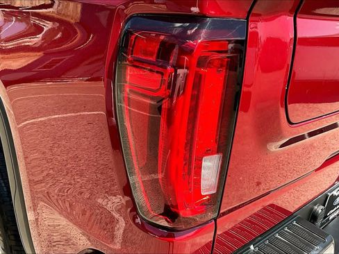 Used 2020 GMC Sierra 1500 SLT AWD/4WD image 28