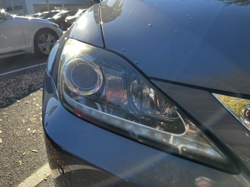 Used 2014 Lexus IS 250C image 12