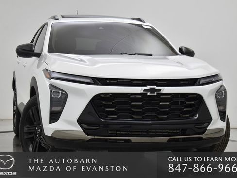 Used 2025 Chevrolet Trax ACTIV w/ Sunroof Package image 3