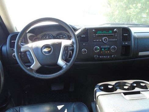 Used 2013 Chevrolet Silverado 2500 LT w/ Interior Plus Package AWD/4WD image 13