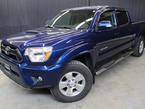 Used 2015 Toyota Tacoma 4x4 Double Cab w/ TRD Sport Package image 3