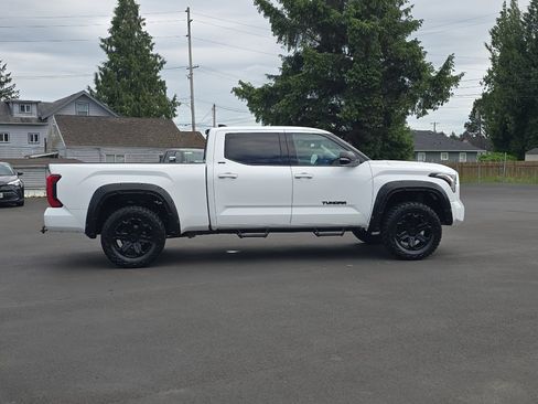 Used 2022 Toyota Tundra SR5 w/ SR5 Premium Package AWD/4WD image 7