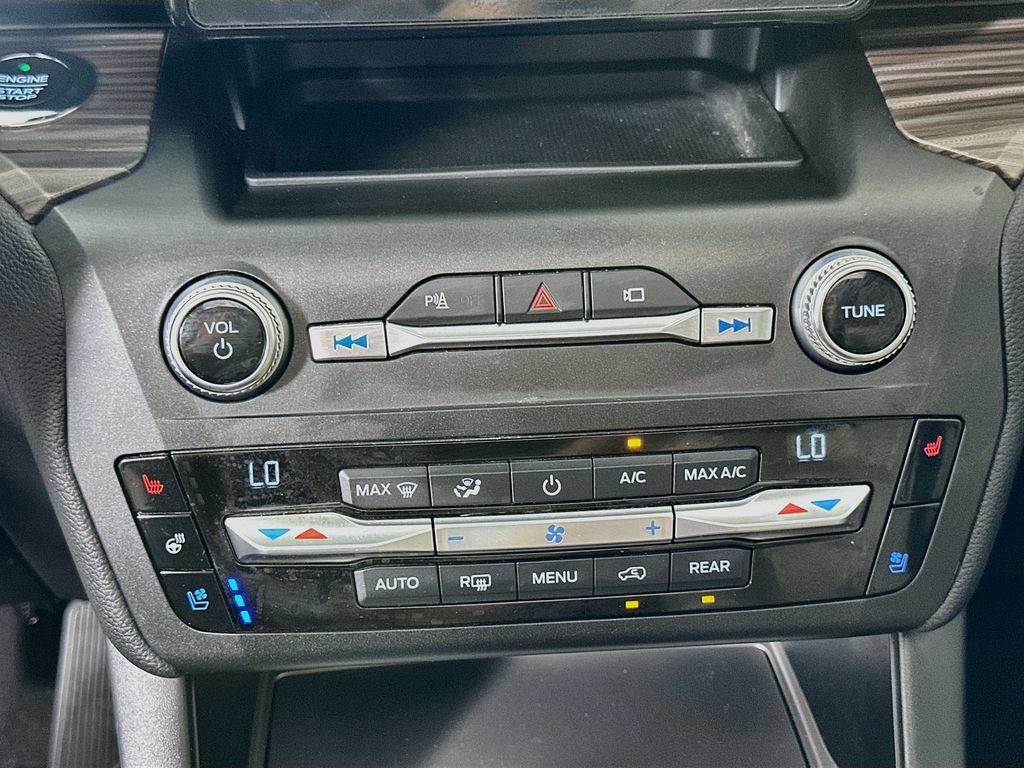 Used 2020 Ford Explorer Limited w/ Class III Trailer Tow Package RWD image 16