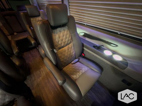 Used 2024 Mercedes-Benz Sprinter 2500 image 11