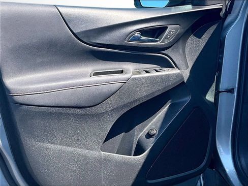 Used 2023 Chevrolet Equinox RS w/ LPO, Floor Liner Package FWD image 21
