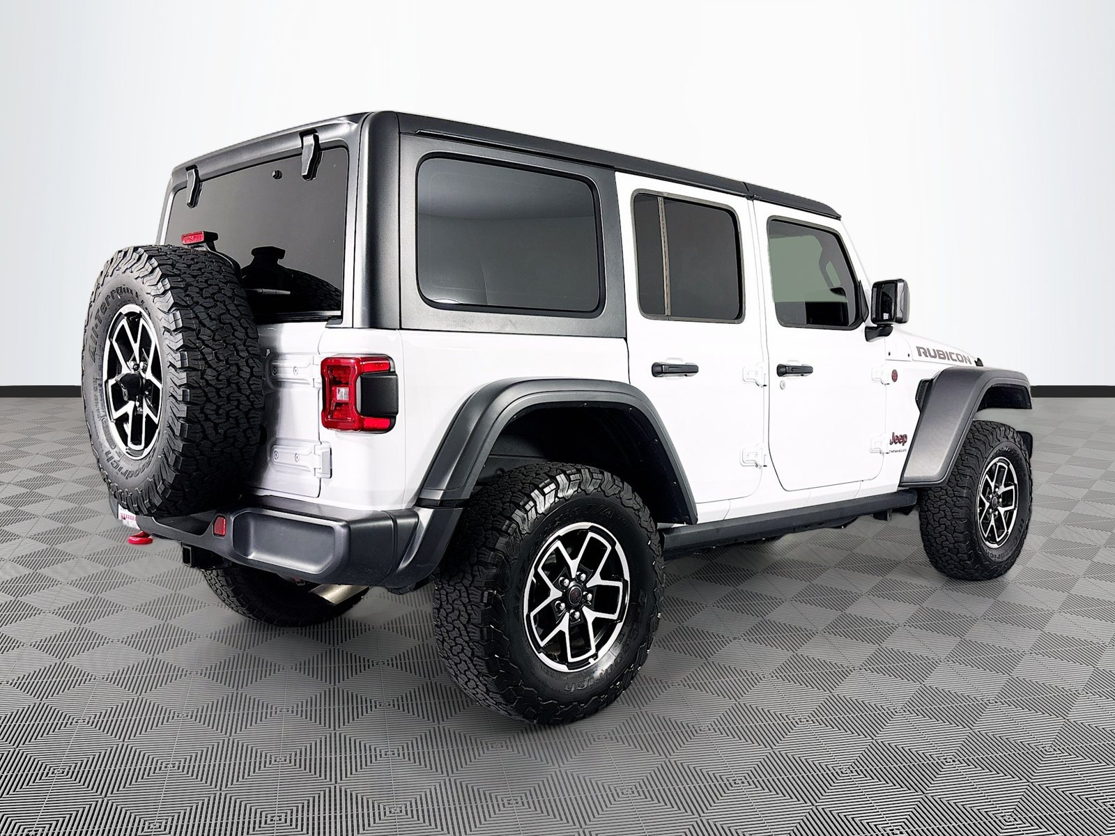 Used 2025 Jeep Wrangler Unlimited Rubicon AWD/4WD image 7