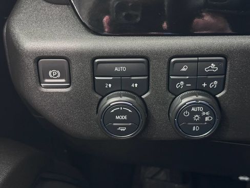 Certified 2023 Chevrolet Silverado 1500 LTZ w/ LTZ Convenience Package II AWD/4WD image 26