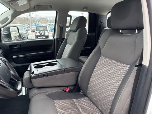 Used 2018 Toyota Tundra SR image 19
