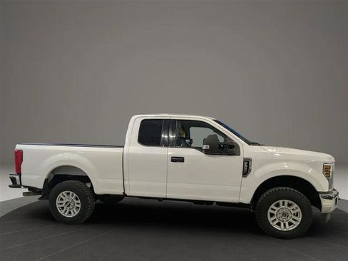 Used 2018 Ford F350 XLT w/ XLT Value Package image 6