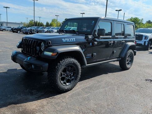 Used 2023 Jeep Wrangler Unlimited w/ Sun & Screen Package AWD/4WD image 14