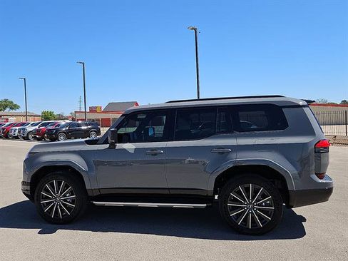 Used 2026 Lexus GX 550 w/ Accessory Package (2T) image 2