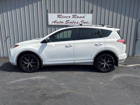 Used 2016 Toyota RAV4 SE image 13