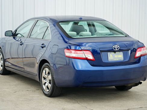 Used 2010 Toyota Camry image 42