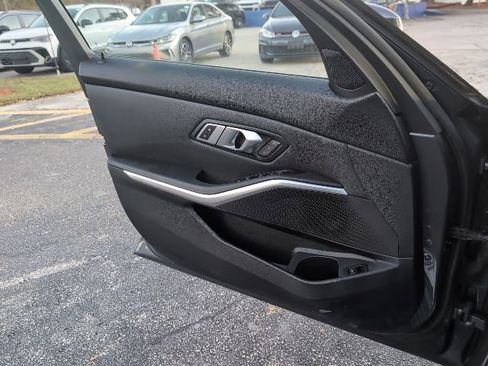 Used 2019 BMW 330i Sedan w/ M Sport Package image 24