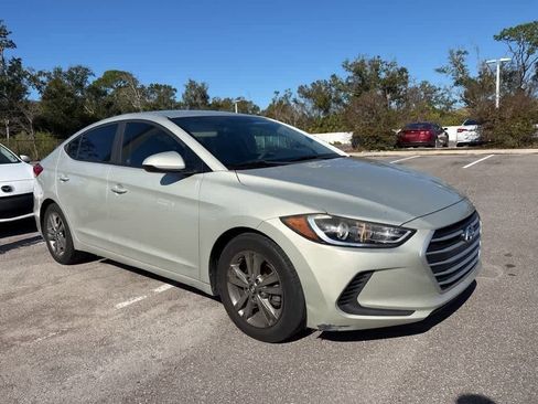 Used 2017 Hyundai Elantra SE image 4