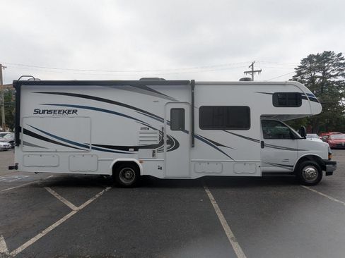 Used 2019 Chevrolet Express 4500 Sunseeker by Forest River w/ RV Package image 5