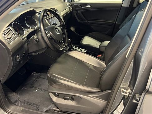 Used 2018 Volkswagen Tiguan SE image 6