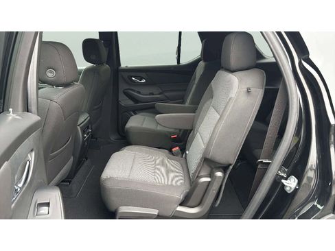 Used 2024 Chevrolet Traverse LT image 12