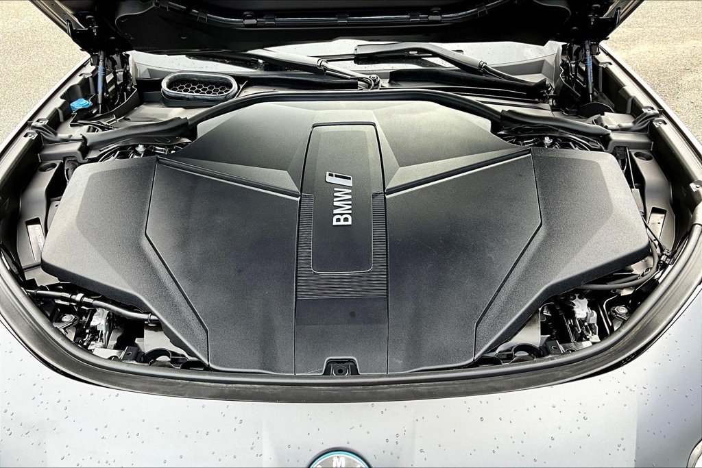 Used 2023 BMW i7 xDrive60 AWD/4WD image 30