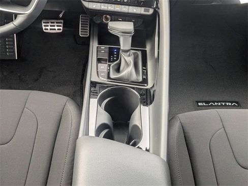 New 2026 Hyundai Elantra SEL Sport image 18