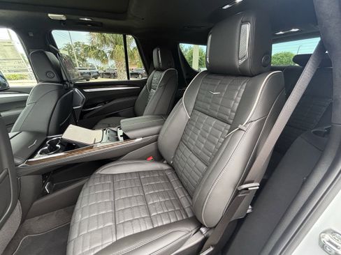 New 2026 Cadillac Escalade Platinum Sport AWD/4WD image 34