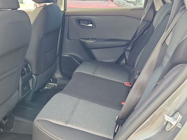 Used 2022 Nissan Rogue SV FWD image 18