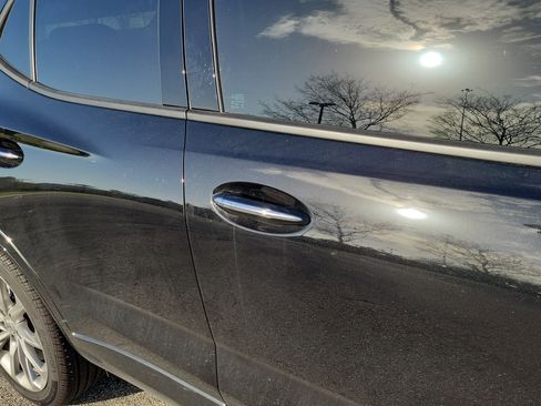 Used 2025 Buick Encore GX Avenir w/ Avenir Technology Package image 15