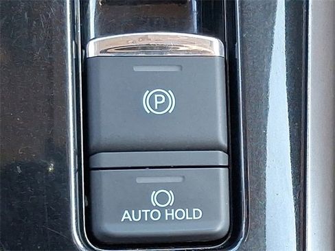 Used 2017 Mitsubishi Outlander SEL image 24