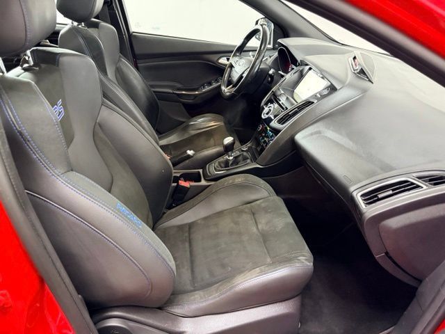 Used 2018 Ford Focus RS AWD/4WD image 38