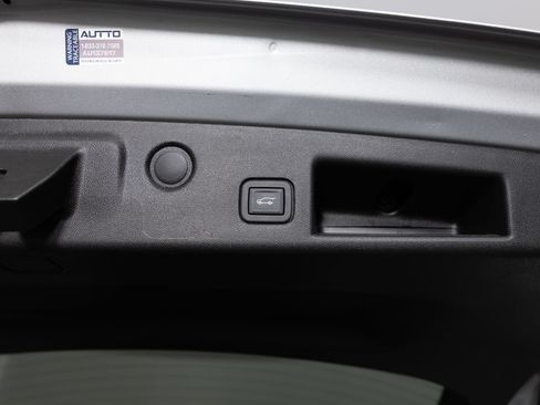 Used 2022 Chevrolet Equinox RS w/ Infotainment Package AWD/4WD image 21