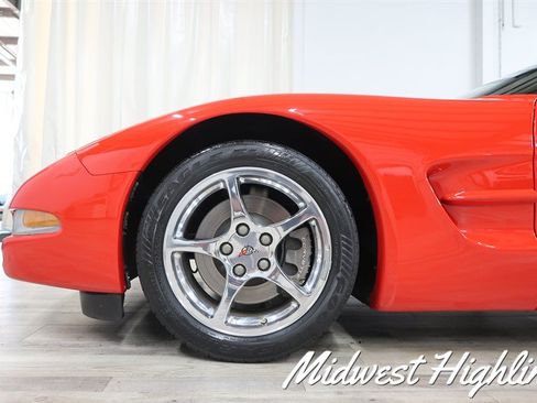 Used 2002 Chevrolet Corvette Coupe w/ Preferred Equipment Group2 RWD image 15