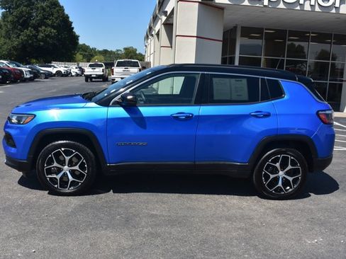 Used 2024 Jeep Compass Limited AWD/4WD image 9