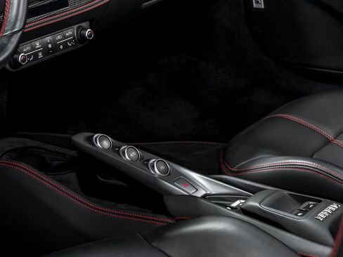 Used 2023 Ferrari F8 Tributo RWD image 20