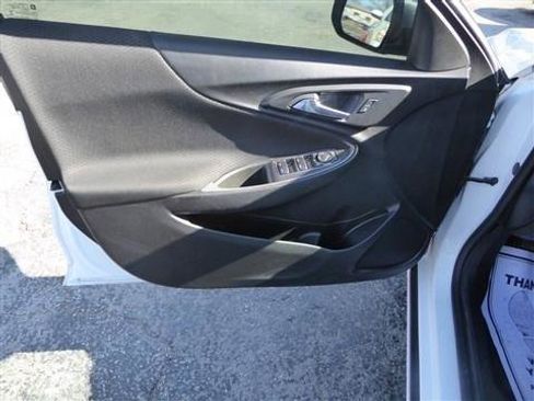 Used 2019 Chevrolet Malibu RS w/ LPO, Convenience Package 1 image 9