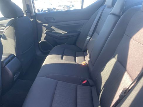 Used 2025 Nissan Altima 2.5 SV image 25