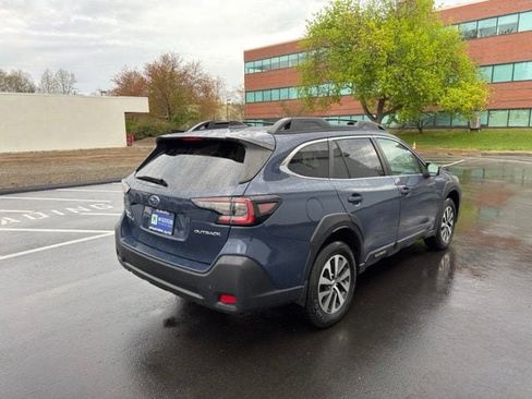 Used 2023 Subaru Outback Premium AWD/4WD image 9