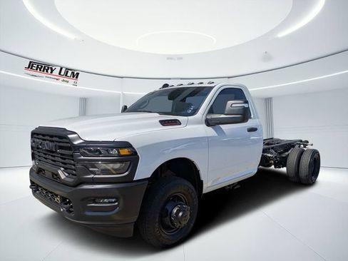 New 2026 RAM 3500 Tradesman AWD/4WD image 8