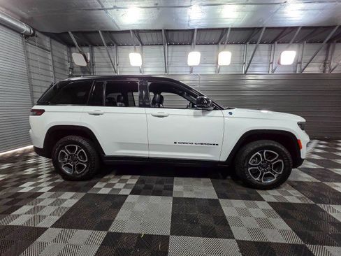 Used 2022 Jeep Grand Cherokee Trailhawk w/ Advanced Protech Group II image 9