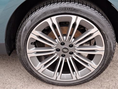 Used 2024 Land Rover Range Rover Sport SE image 11