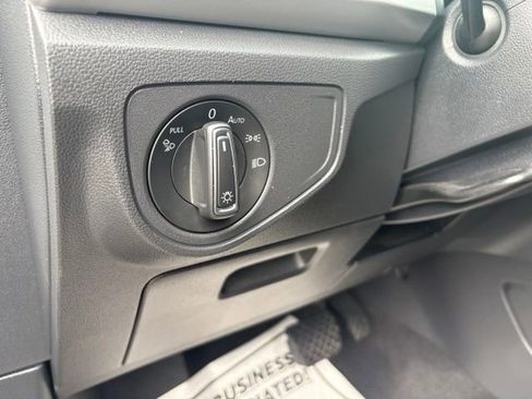 Used 2023 Volkswagen Atlas SE AWD/4WD image 8