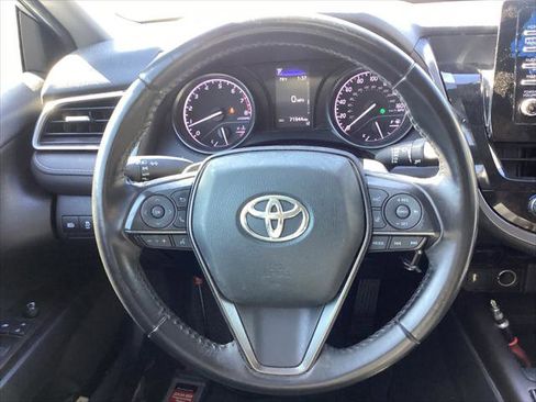 Used 2021 Toyota Camry SE image 32