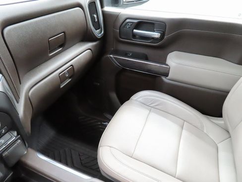 Used 2020 Chevrolet Silverado 2500 LTZ w/ LTZ Premium Package image 29