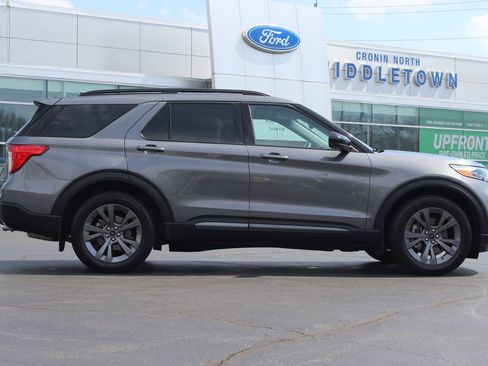 Used 2023 Ford Explorer XLT w/ Equipment Group 202A image 9